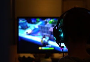 英雄联盟，电竞界的荣耀与梦想 —— 深入剖析LOL比赛的魅力与影响