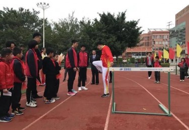 真如学子与冠军面对面乒乓跃动，传承体育精神