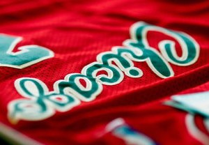 传奇再起！揭秘NBA赛场上32号的秘密，从乔丹到库里，他们的故事