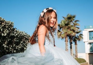 李纯，是公众人物更是女儿