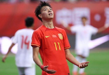 王玉栋成为国足新10号！只有这样才能救国足？