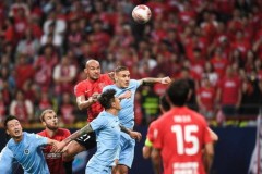 中超大鱼浮出水面，名记揭秘球队内斗与生活混乱，万或致豪门降级
