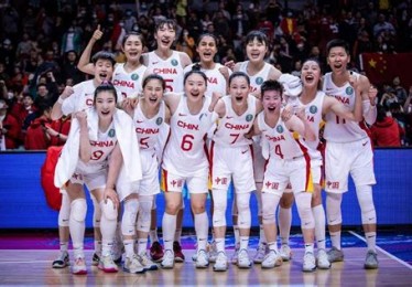 中国女篮12人名单简历