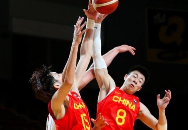中国男篮对战加拿大时间