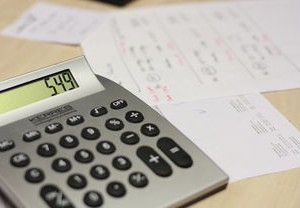 年收入10万元以内基本不用缴纳个税，公平与税收制度的探讨