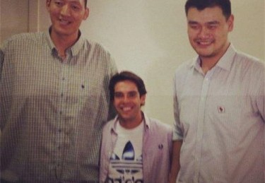 姚明是不是巨人症患者
