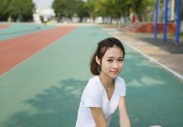 校花被体育生蹂躏