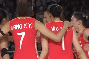 复盘中国女排3:0横扫多米尼加：蔡斌的“暂停艺术”与球队的完美执行力