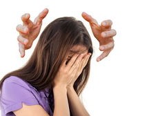 女子误将降压药掰开食用导致昏迷的警示