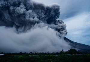 日本富士山登山季结束，死亡人数增加，反思与警示
