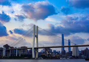 上海疫情新动态，本土确诊增至4例，市民需加强防护