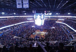 篮球巨星的风采，NBA篮球明星全解析