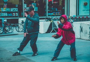 篮球训练，掌握这10个基本动作，让你的球技飞跃提升