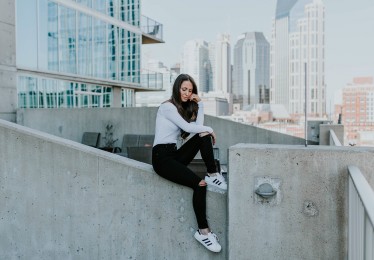 事件回顾，2名科室主任因女护士打架，其中一人重症监护