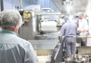 带饭的学生不能进食堂？教育局回应
