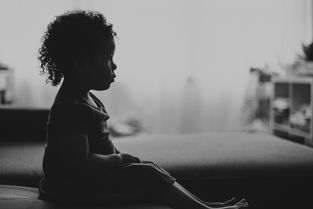 甘薇，不后悔嫁给贾跃亭 —— 一段关于爱情、选择与坚持的故事
