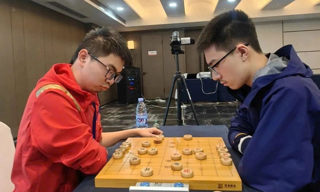 尹昇，孟繁睿出征象棋世锦赛上海主场争锋