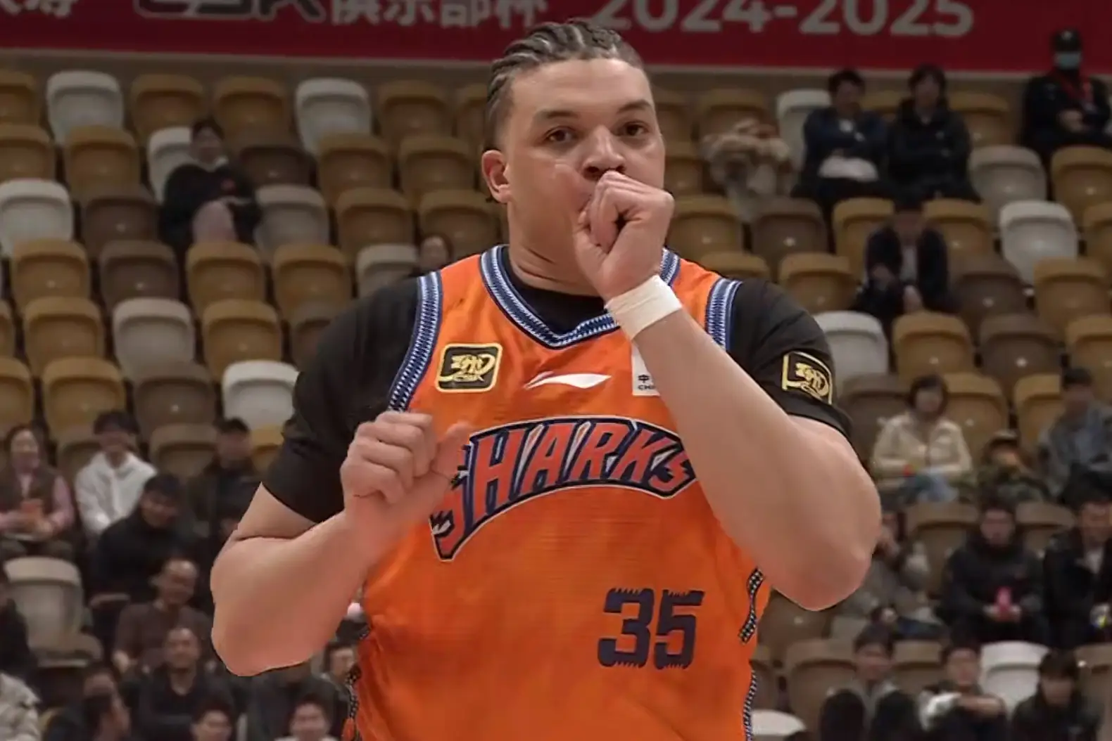 接近税前350万美元年薪的合同，洛夫顿这要价也实在是太离谱了！