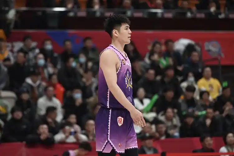 陈国豪今夏能否加盟龙狮队，就看龙狮队提供哪些球员作为筹码！